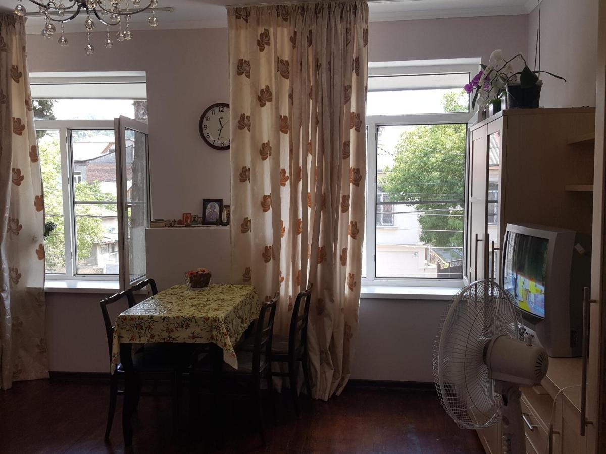 Абазинская 35 Sochumi Exterior foto